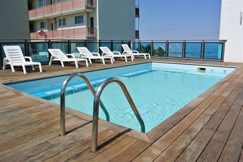 Hotel Mirage Лидо-ди-Классе Экстерьер фото