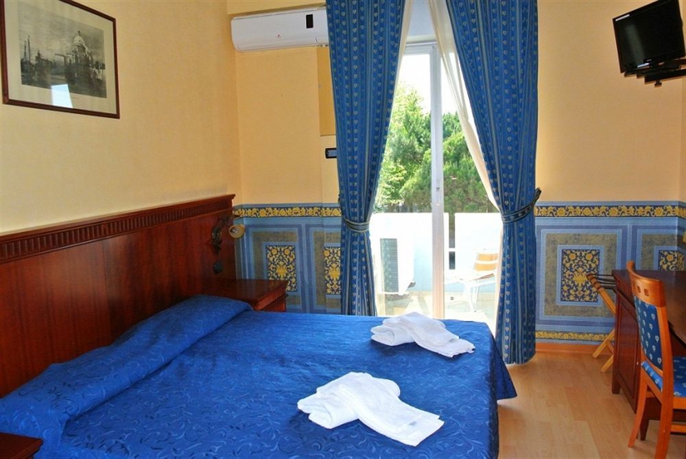 Hotel Mirage Лидо-ди-Классе Экстерьер фото
